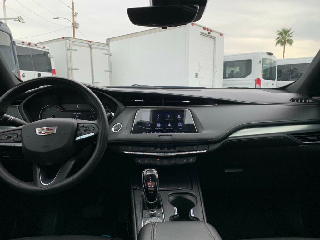 2022 Cadillac XT4 Premium Luxury photo 5