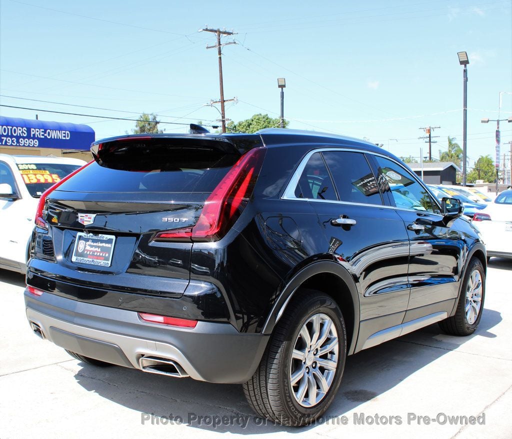 2022 Cadillac XT4 Premium Luxury photo 2