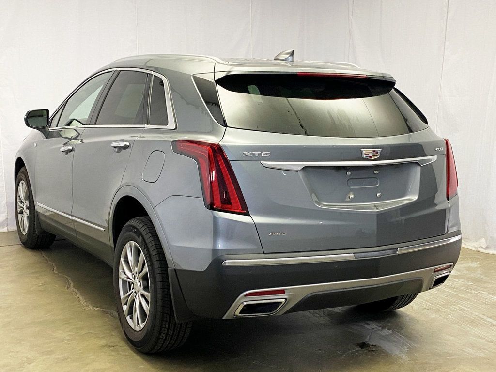 2022 Cadillac XT5 Premium Luxury photo 2