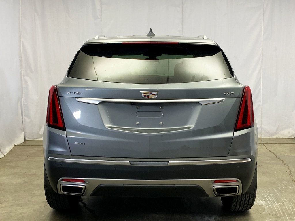 2022 Cadillac XT5 Premium Luxury photo 3