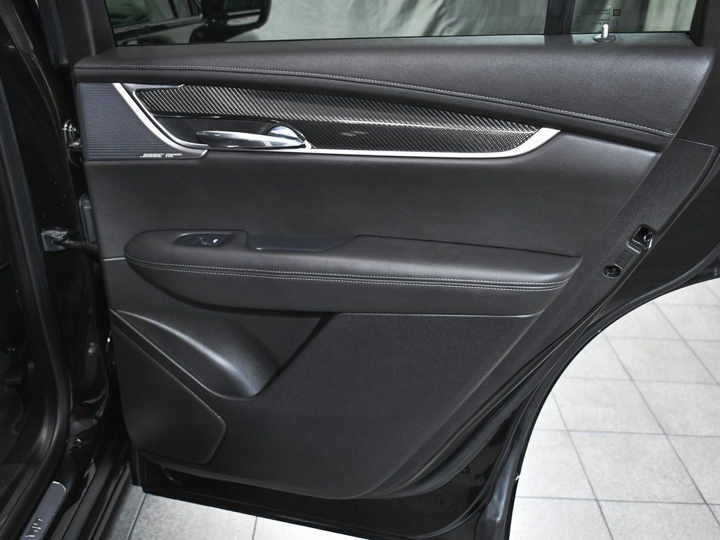 2022 Cadillac XT6 Sport photo 16