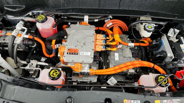 2022 Chevrolet Bolt EUV 4dr LT with Convenience, Comfort & Driver Confidence Packages - 22956515 - 25