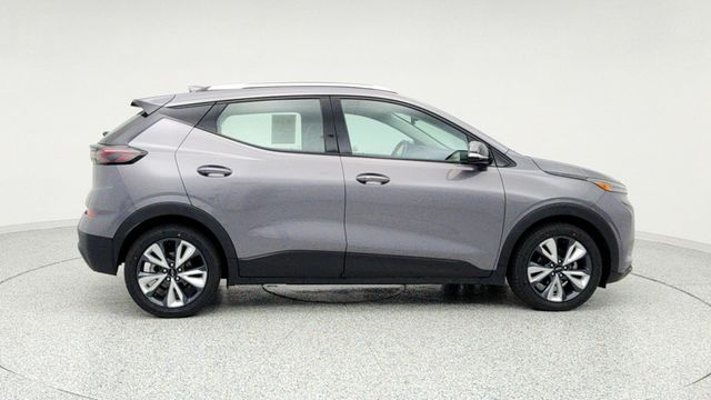 2022 Chevrolet Bolt EUV 4dr LT with Convenience, Comfort & Driver Confidence Packages - 22956515 - 3