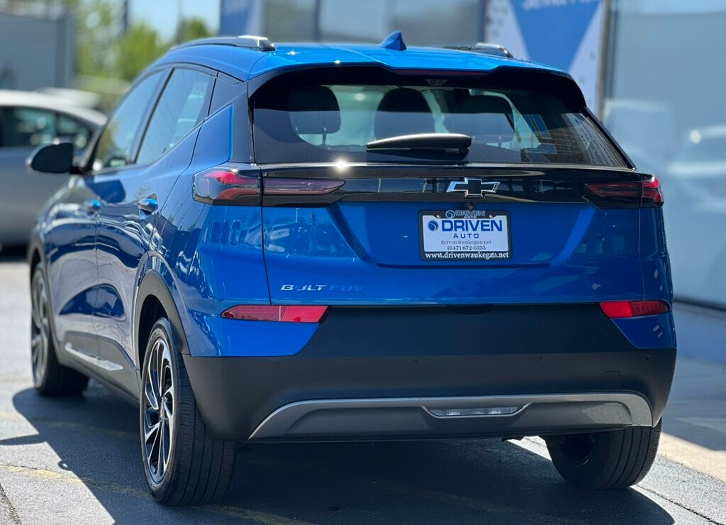 2022 Chevrolet Bolt EUV Premier photo 3