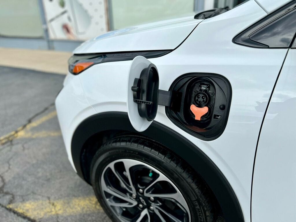 2022 Chevrolet Bolt EUV Premier photo 10