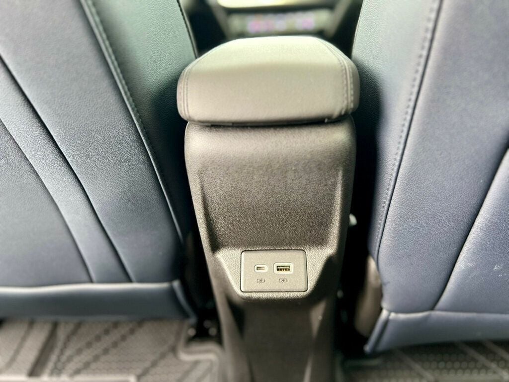 2022 Chevrolet Bolt EUV Premier photo 16