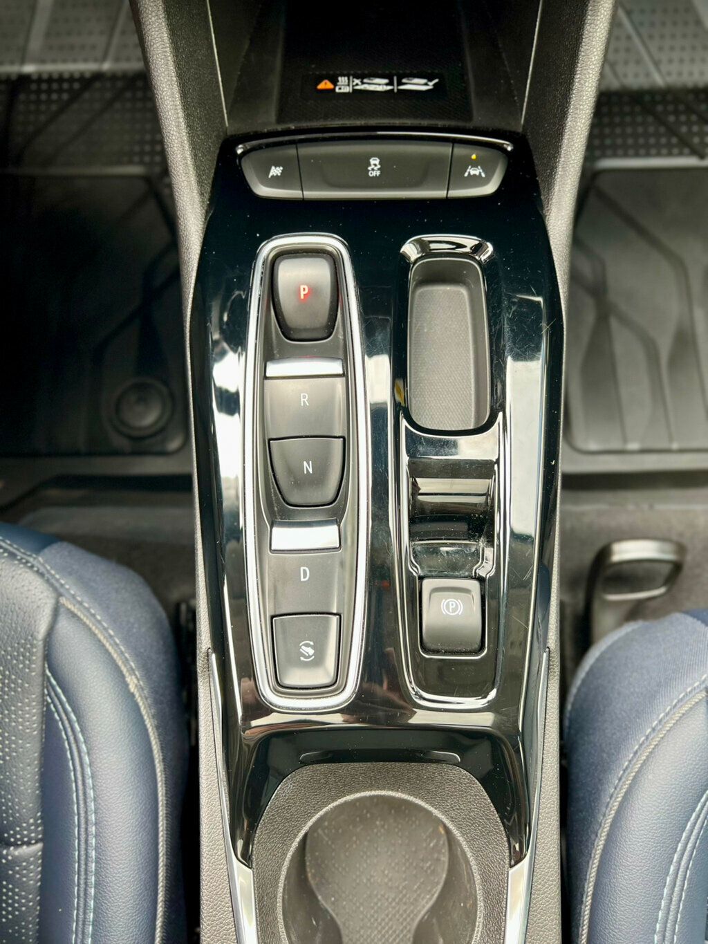 2022 Chevrolet Bolt EUV Premier photo 28