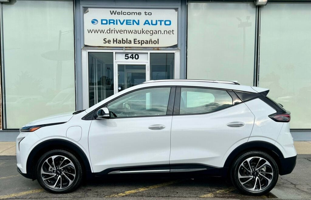 2022 Chevrolet Bolt EUV Premier photo 2