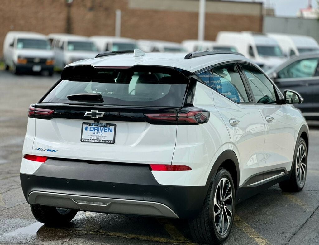 2022 Chevrolet Bolt EUV Premier photo 5