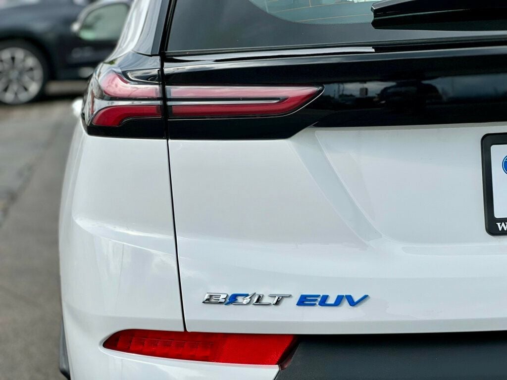 2022 Chevrolet Bolt EUV Premier photo 9