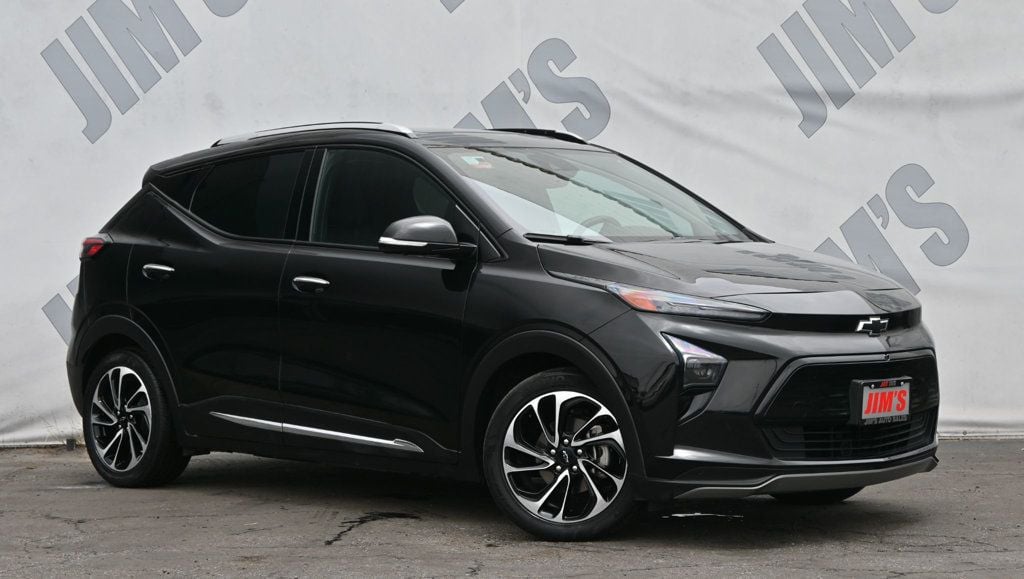 2022 Chevrolet Bolt EUV Premier photo 2
