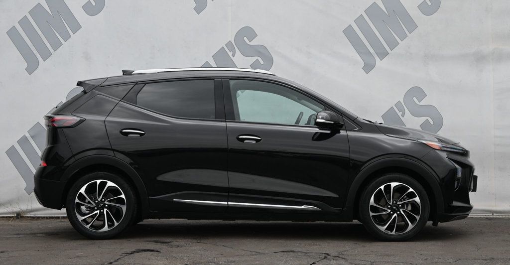 2022 Chevrolet Bolt EUV Premier photo 3