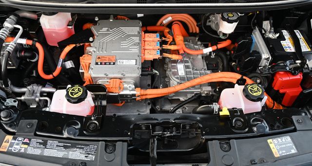 2022 Chevrolet Bolt EV LT Comfort/Convenience Package Driver Confidence Package - 23003582 - 17