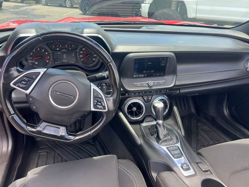 2022 Chevrolet Camaro 1LT photo 12