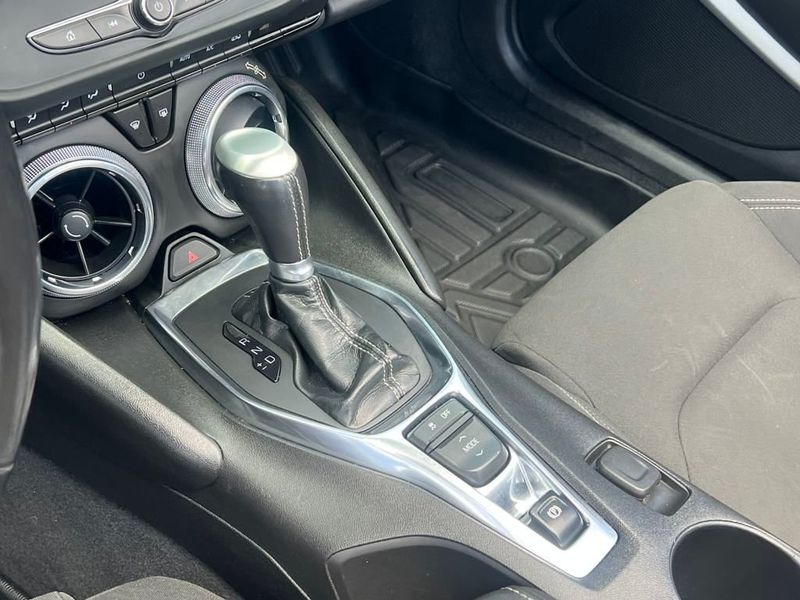 2022 Chevrolet Camaro 1LT photo 16