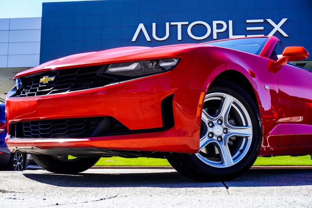 2022 Chevrolet Camaro 1LT photo 2