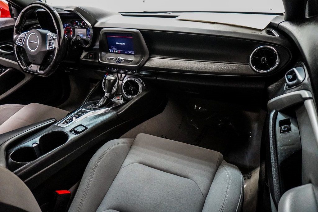 2022 Chevrolet Camaro 1LT photo 21