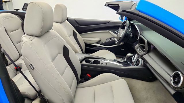 2022 Chevrolet Camaro 2dr Convertible LT1 w/ 6.2L V8 Engine & Apple CarPlay - 22996811 - 23