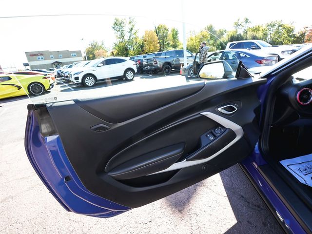 2022 Chevrolet Camaro 2dr Coupe LT1 - 23096570 - 10
