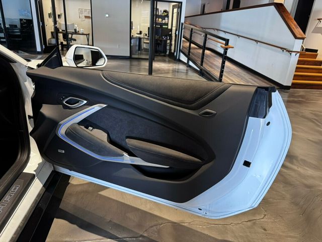 2022 Chevrolet Camaro LocalTrade/ZL1/AeroKit/Htd&CldSeats/ApexWheels/AppleCarplay - 23029520 - 18