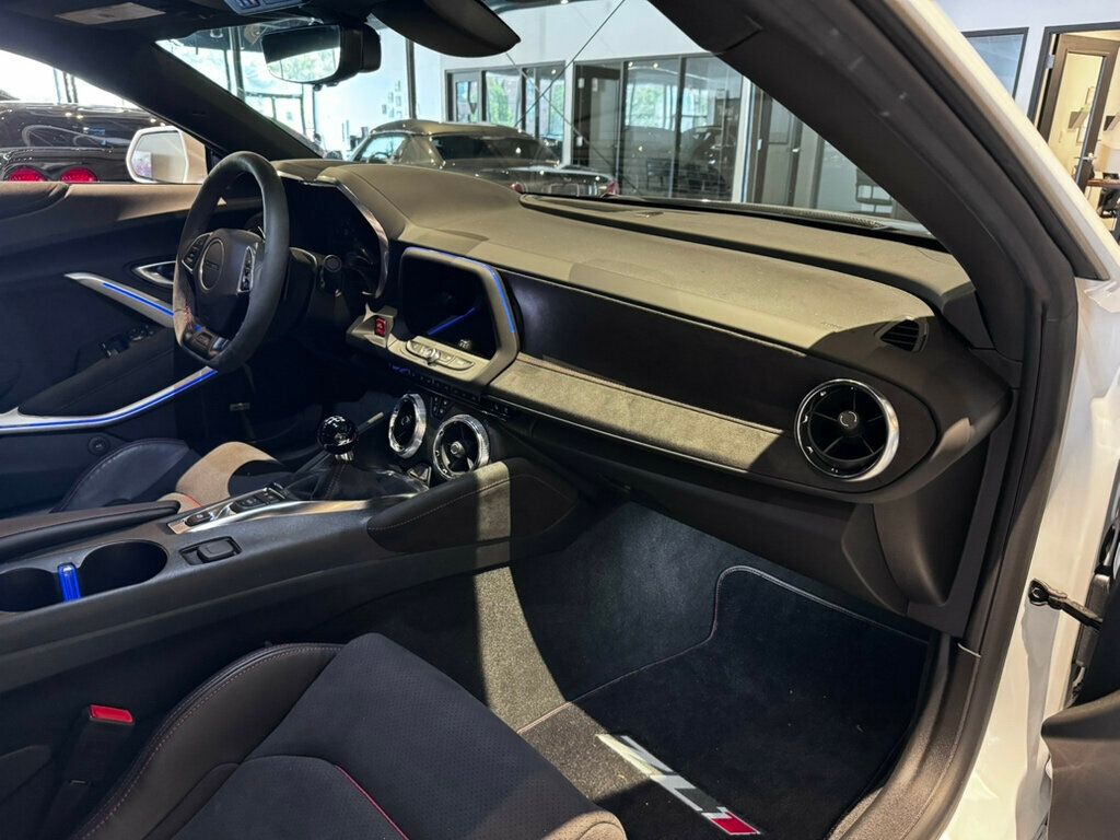 2022 Chevrolet Camaro LocalTrade/ZL1/AeroKit/Htd&CldSeats/ApexWheels/AppleCarplay - 23029520 - 19