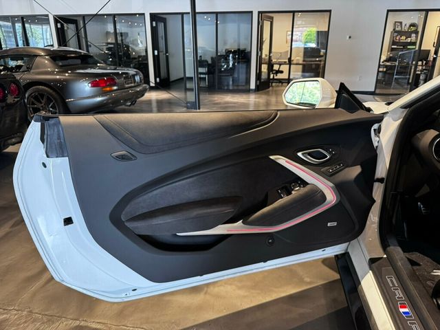 2022 Chevrolet Camaro LocalTrade/ZL1/AeroKit/Htd&CldSeats/ApexWheels/AppleCarplay - 23029520 - 8