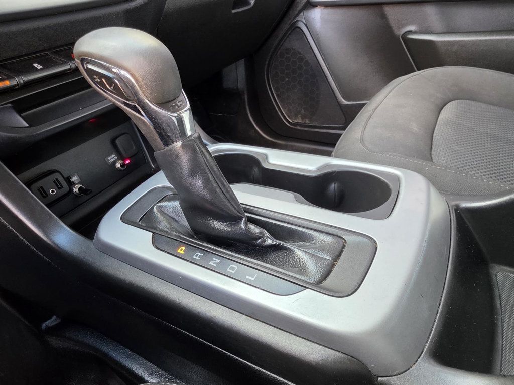 2022 Chevrolet Colorado LT photo 17