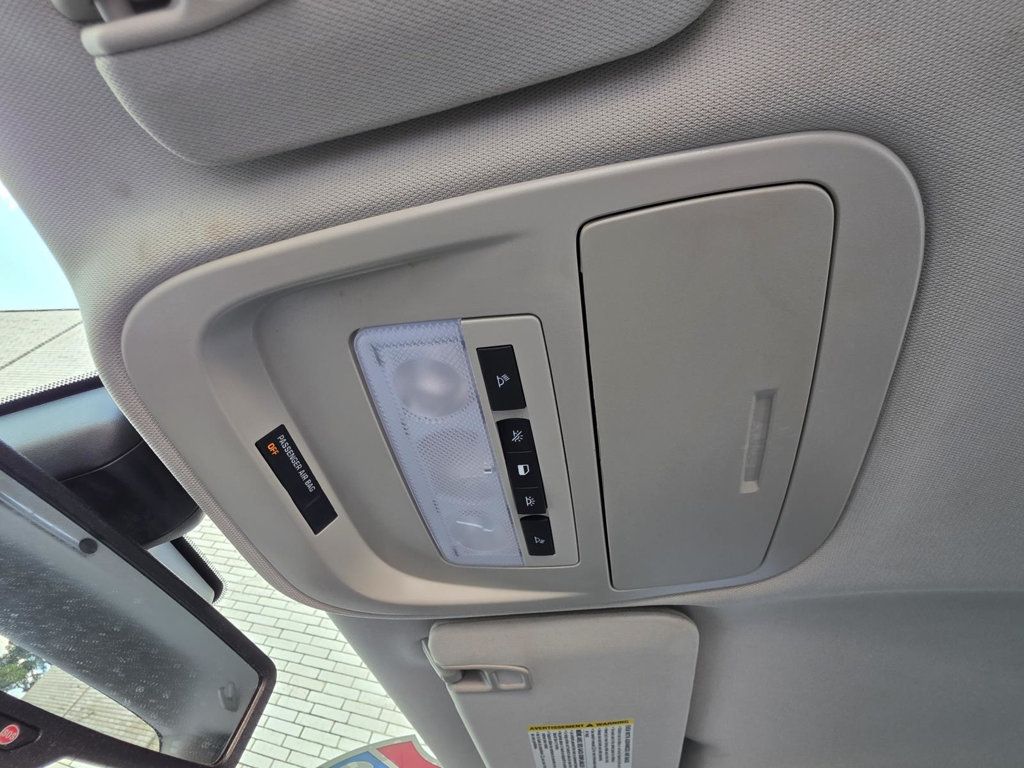 2022 Chevrolet Colorado LT photo 21