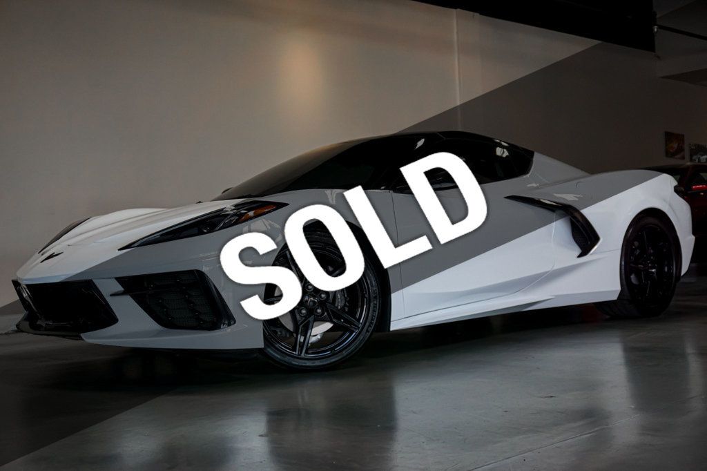 2022 Chevrolet Corvette *Stingray Coupe* *2LT* *Front-Lift* *White/Red* *1-Owner* - 22915786 - 0