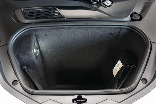 2022 Chevrolet Corvette *Stingray Coupe* *2LT* *Front-Lift* *White/Red* *1-Owner* - 22915786 - 11