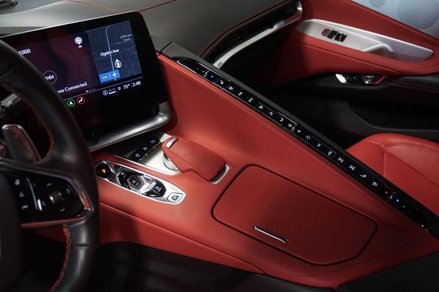 2022 Chevrolet Corvette *Stingray Coupe* *2LT* *Front-Lift* *White/Red* *1-Owner* - 22915786 - 16