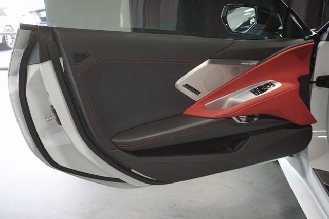 2022 Chevrolet Corvette *Stingray Coupe* *2LT* *Front-Lift* *White/Red* *1-Owner* - 22915786 - 17