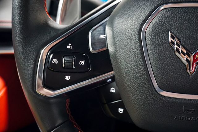 2022 Chevrolet Corvette *Stingray Coupe* *2LT* *Front-Lift* *White/Red* *1-Owner* - 22915786 - 21