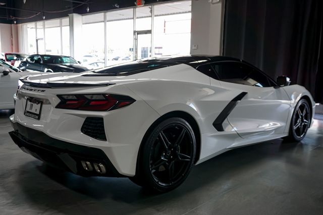 2022 Chevrolet Corvette *Stingray Coupe* *2LT* *Front-Lift* *White/Red* *1-Owner* - 22915786 - 32