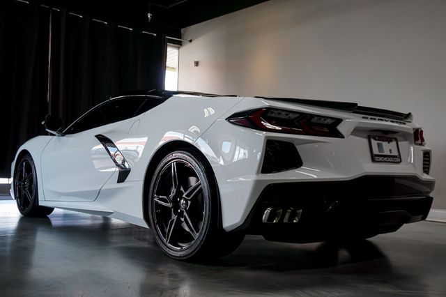 2022 Chevrolet Corvette *Stingray Coupe* *2LT* *Front-Lift* *White/Red* *1-Owner* - 22915786 - 33