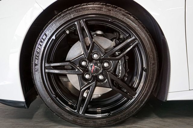 2022 Chevrolet Corvette *Stingray Coupe* *2LT* *Front-Lift* *White/Red* *1-Owner* - 22915786 - 44