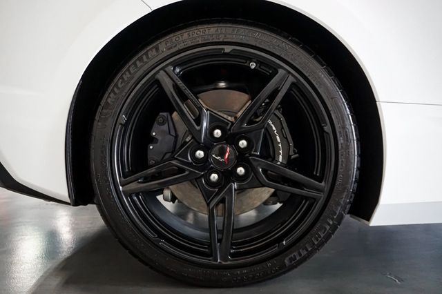 2022 Chevrolet Corvette *Stingray Coupe* *2LT* *Front-Lift* *White/Red* *1-Owner* - 22915786 - 46