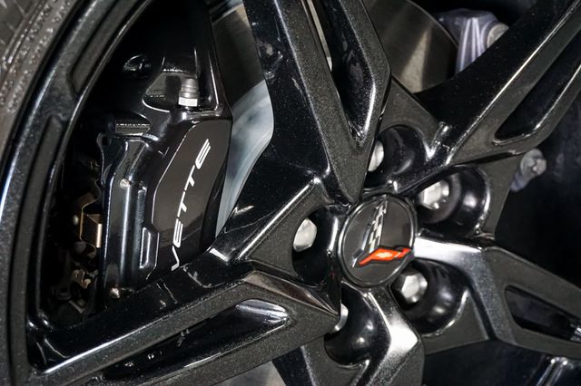 2022 Chevrolet Corvette *Stingray Coupe* *2LT* *Front-Lift* *White/Red* *1-Owner* - 22915786 - 49