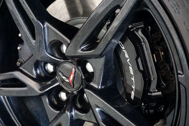 2022 Chevrolet Corvette *Stingray Coupe* *2LT* *Front-Lift* *White/Red* *1-Owner* - 22915786 - 50