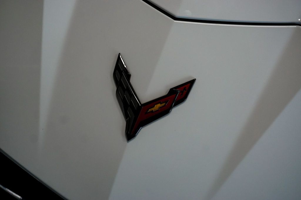 2022 Chevrolet Corvette *Stingray Coupe* *2LT* *Front-Lift* *White/Red* *1-Owner* - 22915786 - 57