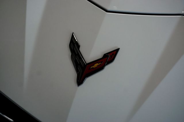 2022 Chevrolet Corvette *Stingray Coupe* *2LT* *Front-Lift* *White/Red* *1-Owner* - 22915786 - 57