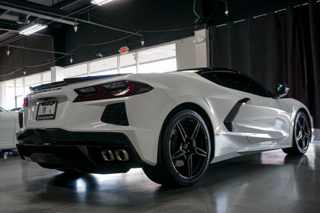2022 Chevrolet Corvette *Stingray Coupe* *2LT* *Front-Lift* *White/Red* *1-Owner* - 22915786 - 5