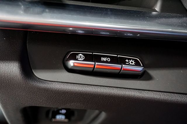 2022 Chevrolet Corvette *Stingray Coupe* *2LT* *Front-Lift* *White/Red* *1-Owner* - 22915786 - 72