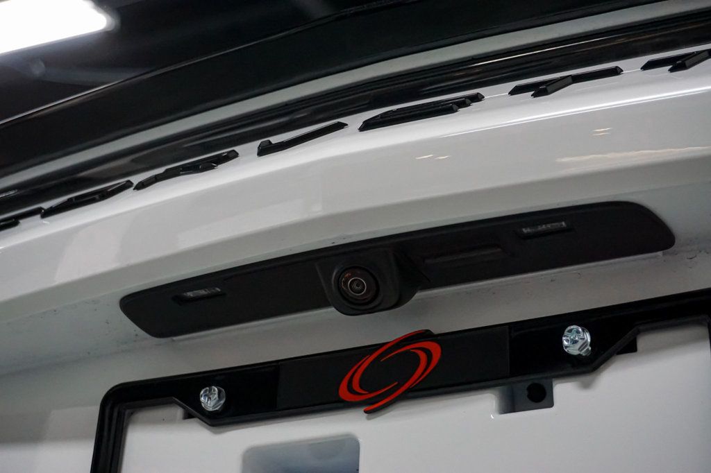 2022 Chevrolet Corvette *Stingray Coupe* *2LT* *Front-Lift* *White/Red* *1-Owner* - 22915786 - 79