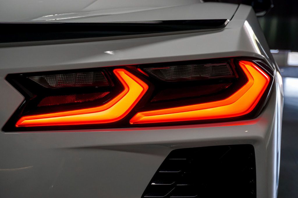 2022 Chevrolet Corvette *Stingray Coupe* *2LT* *Front-Lift* *White/Red* *1-Owner* - 22915786 - 85