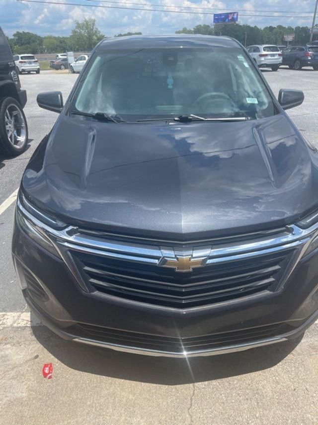 2022 Chevrolet Equinox LT photo 2