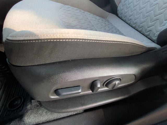 2022 Chevrolet Equinox FWD 4dr LS w/1LS - 23056756 - 12