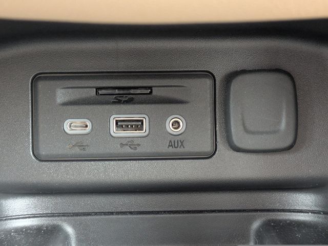 2022 Chevrolet Equinox FWD 4dr Premier - 22986360 - 23