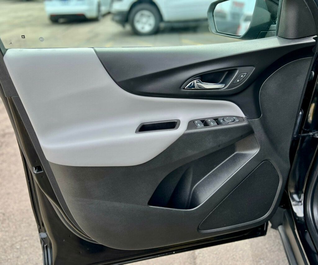 2022 Chevrolet Equinox LS - 23010610 - 11