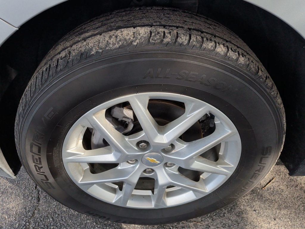Chevrolet Equinox LT photo 10